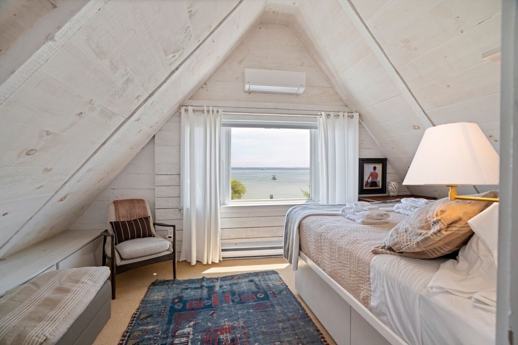 Bedroom, Interior, Water