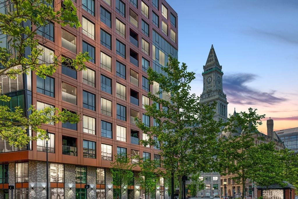 Exterior, Facade, Highrise