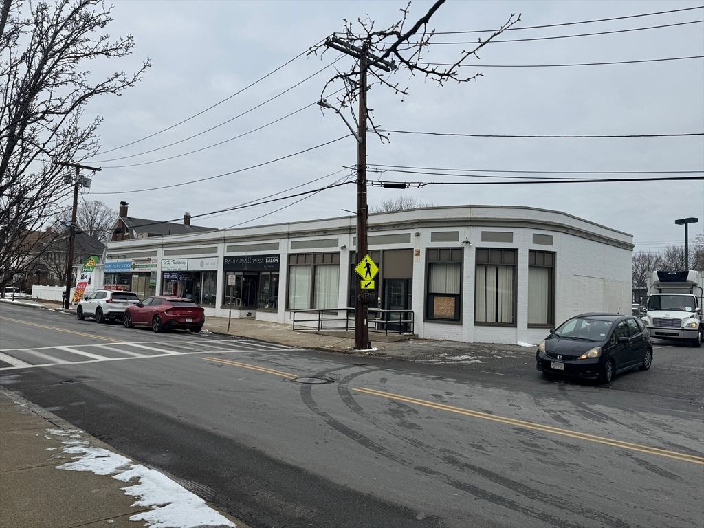Exterior, Facade, None