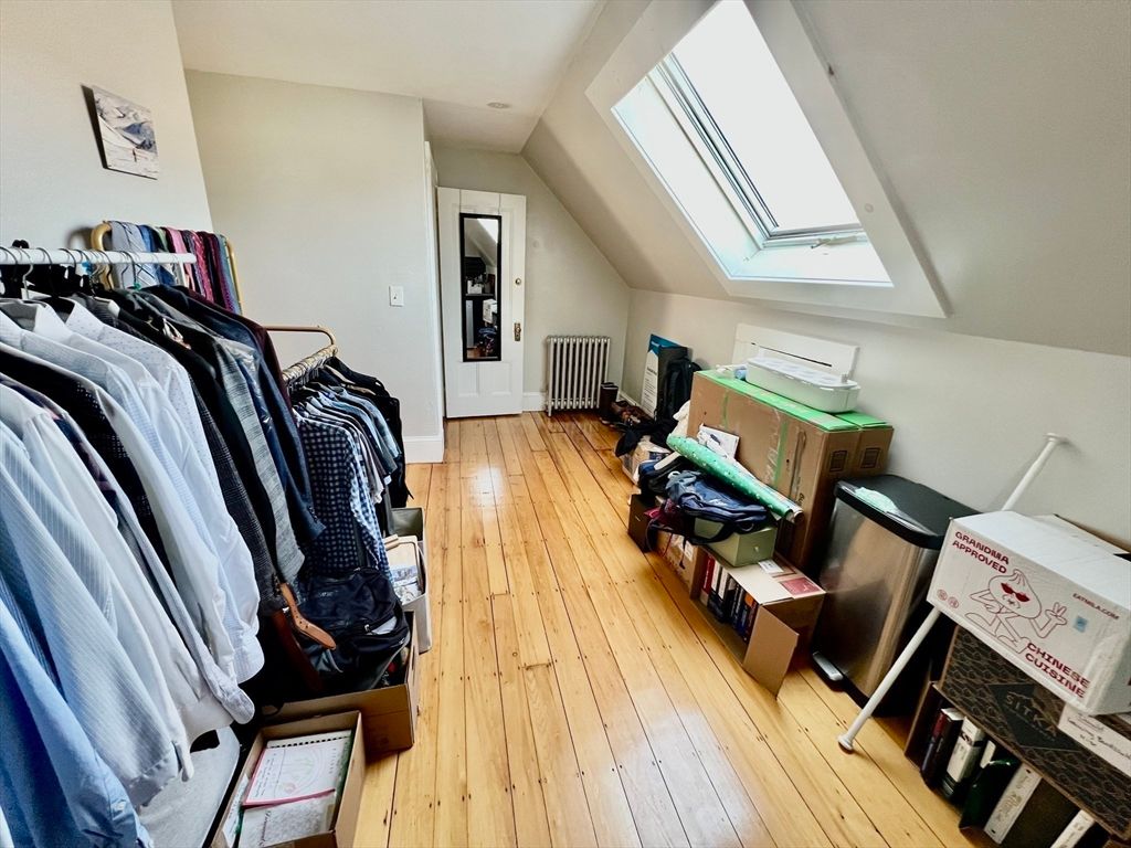Interior, Walk-in Closets, Wood Texture Flooring