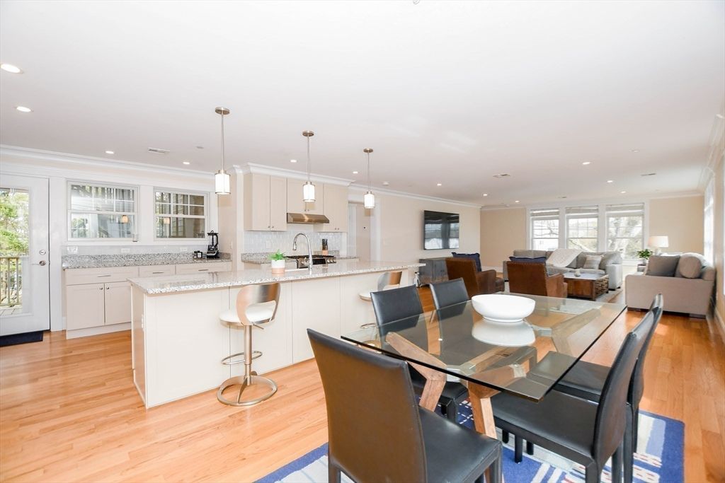 Dining room, Interior, Kitchen, Living room, Pendant Lights, Recessed Lighting, Wood Texture Flooring