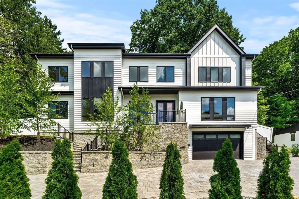 Attached, Exterior, Facade, Farmhouse