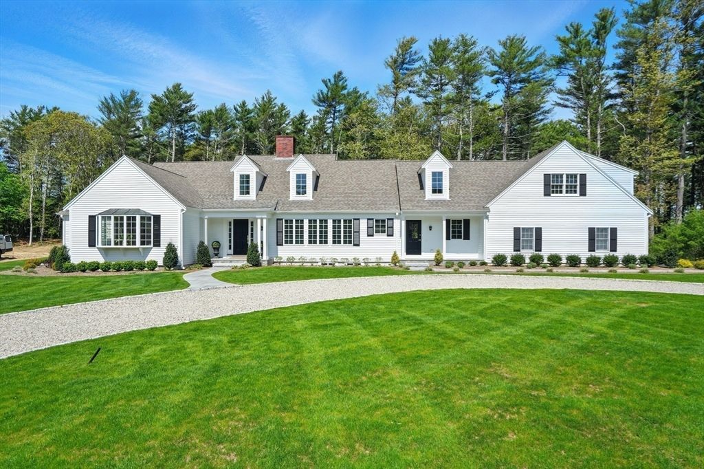 Backyard, Exterior, Facade, Farmhouse