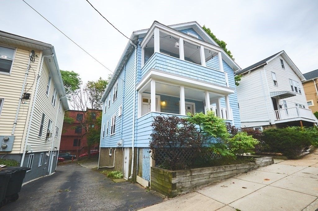 Exterior, Facade, Queen Anne Victorian