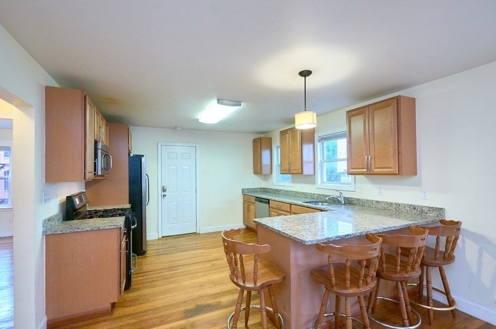 Interior, Kitchen, Pendant Lights, Wood Texture Flooring