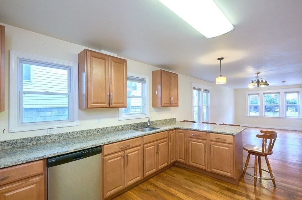 Interior, Kitchen, Pendant Lights, Wood Texture Flooring