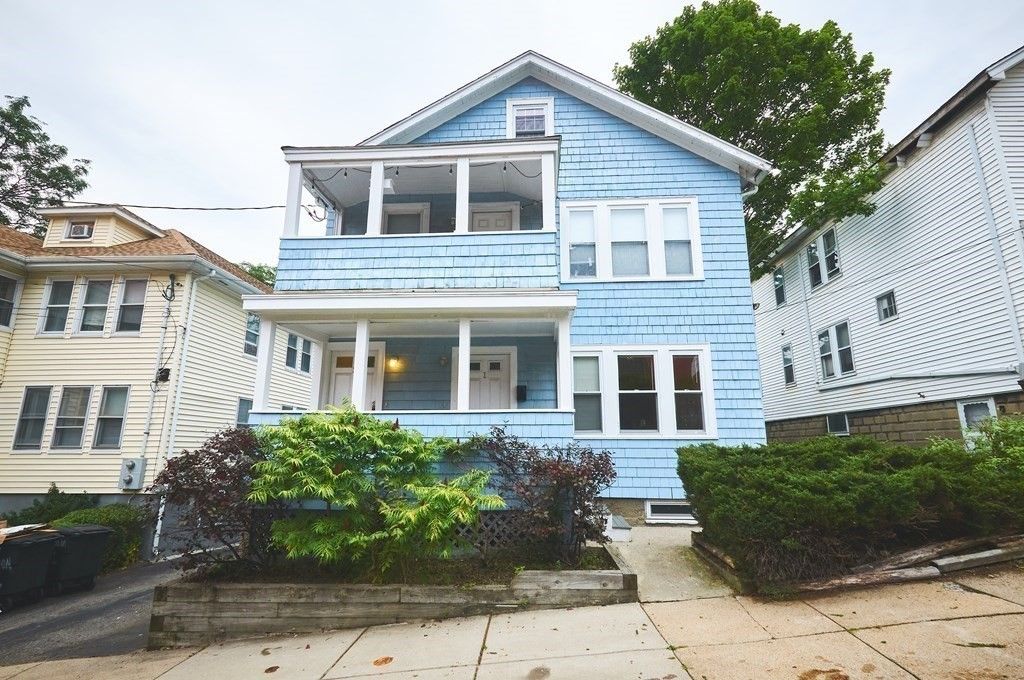 Exterior, Facade, Queen Anne Victorian