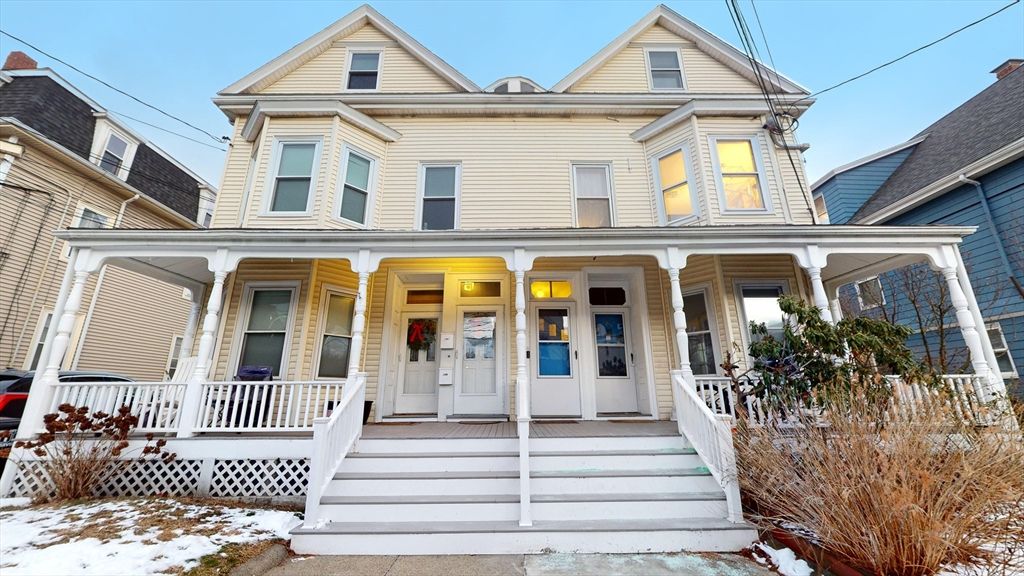 Exterior, Facade, Queen Anne Victorian