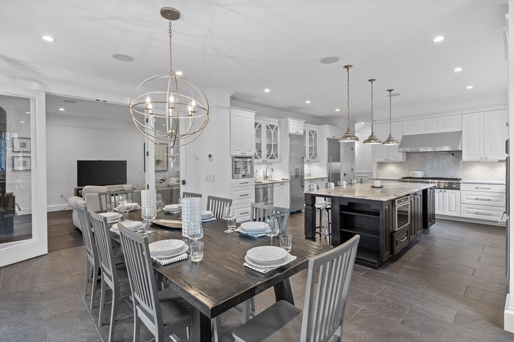 Chandelier, Dining room, Interior, Kitchen, Living room, Pendant Lights, Recessed Lighting, Stainless Steel Appliances