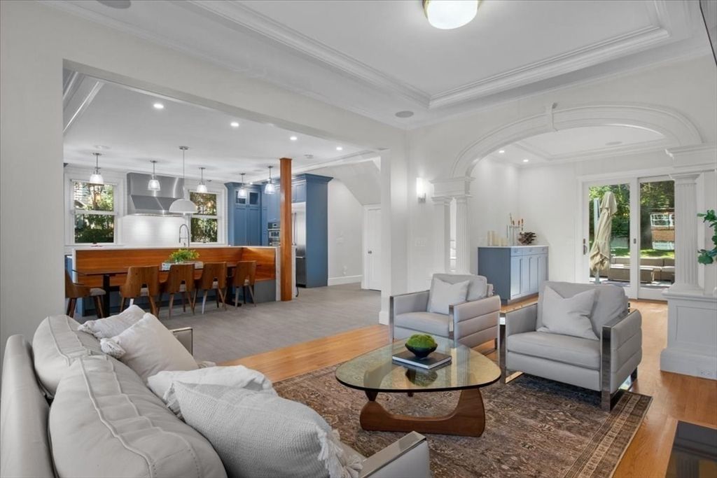 Dining room, Interior, Kitchen, Living room, Pendant Lights, Recessed Lighting, Wood Texture Flooring