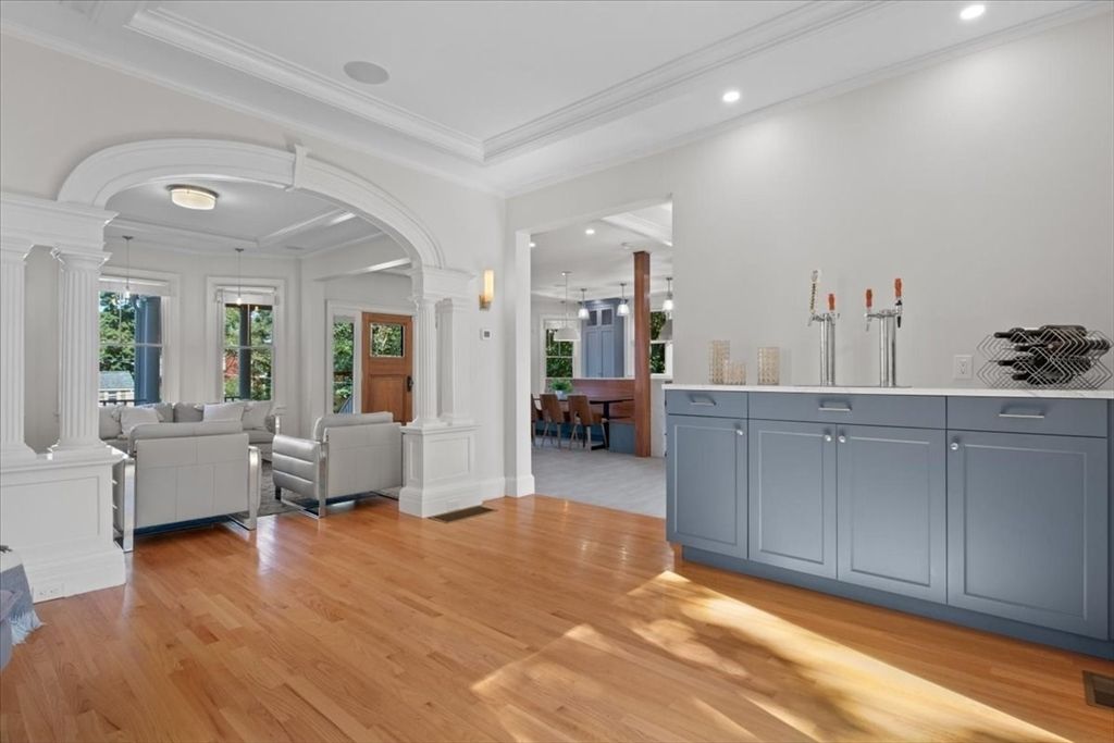 Dining room, Interior, Living room, Pendant Lights, Recessed Lighting, Wood Texture Flooring