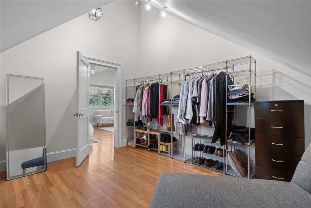 Interior, Walk-in Closets, Wood Texture Flooring