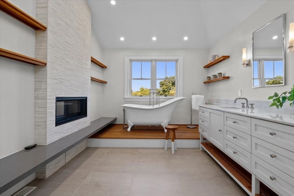 Bathroom, Dual Sink Vanities, Fireplace, Free Standing Baths, Interior, Recessed Lighting