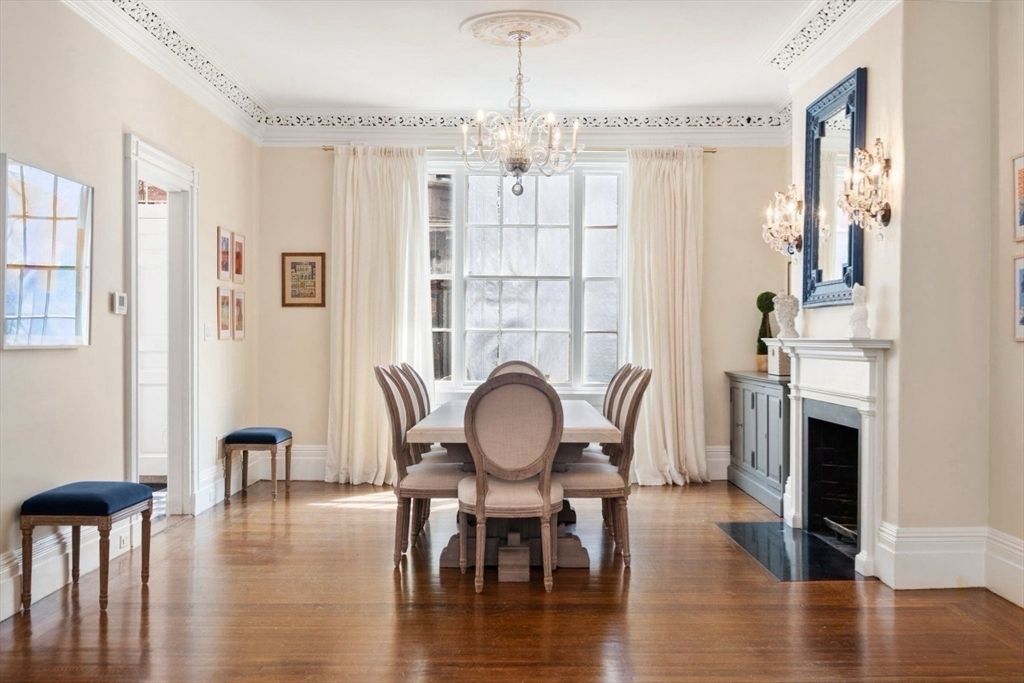 Chandelier, Dining room, Fireplace, Interior, Wood Texture Flooring