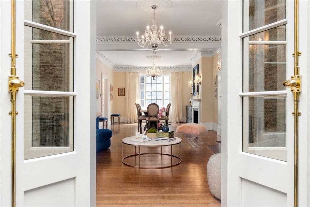 Chandelier, Dining room, Fireplace, Interior, Wood Texture Flooring