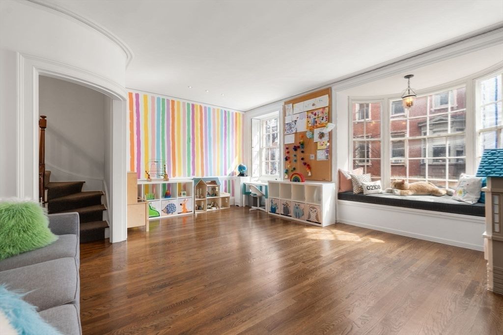 Interior, Pendant Lights, Wood Texture Flooring