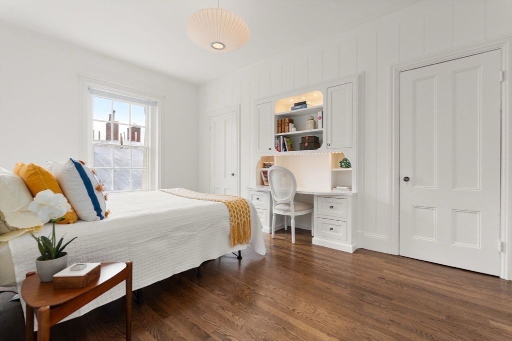 Bedroom, Home Office, Interior, Pendant Lights, Wood Texture Flooring