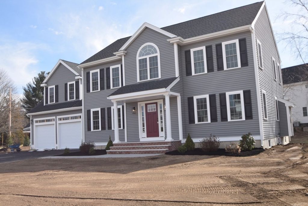 Attached, Exterior, Facade, Farmhouse