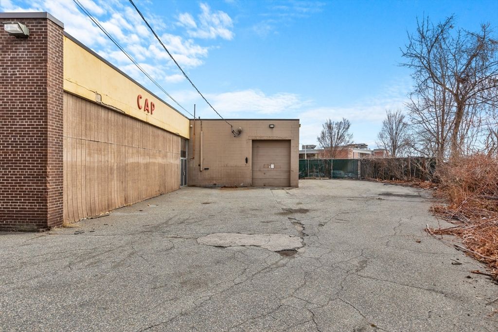 Backyard, Detached Garage, Exterior