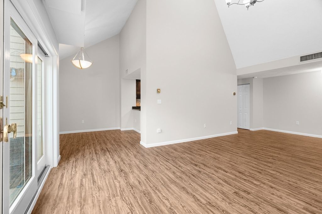 Empty room, Interior, Pendant Lights, Wood Texture Flooring