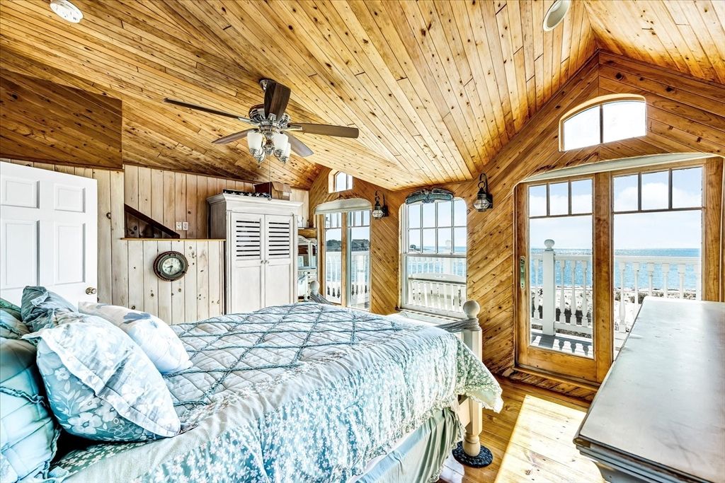 Bedroom, Interior, Water, Wooden Ceilings, Wood Texture Flooring, Wooden Walls