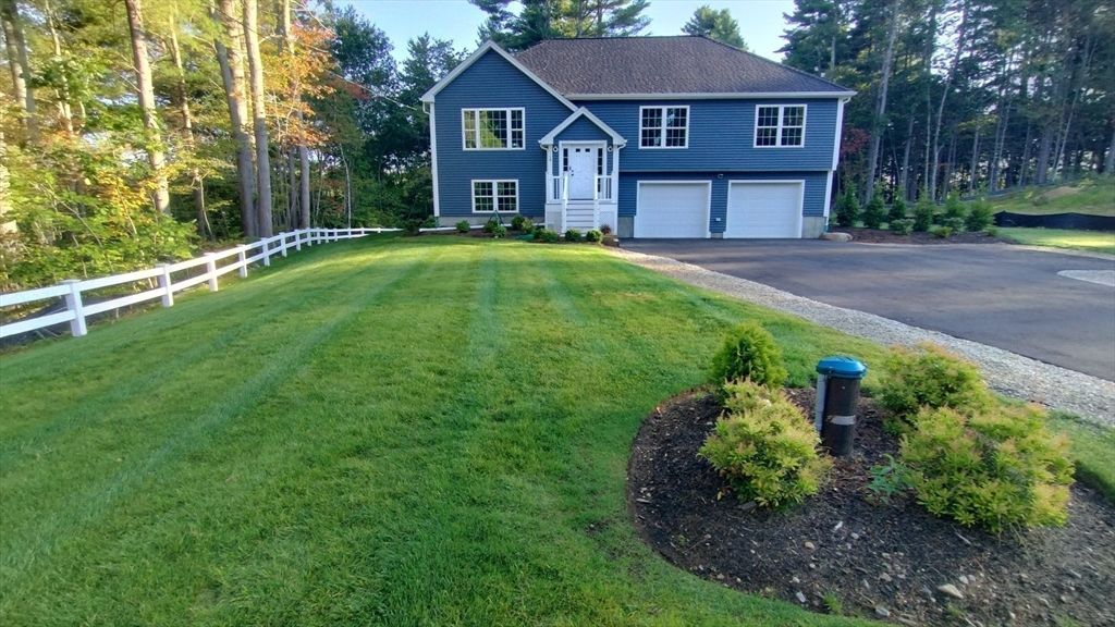 Attached, Exterior, Facade, Raised Ranch