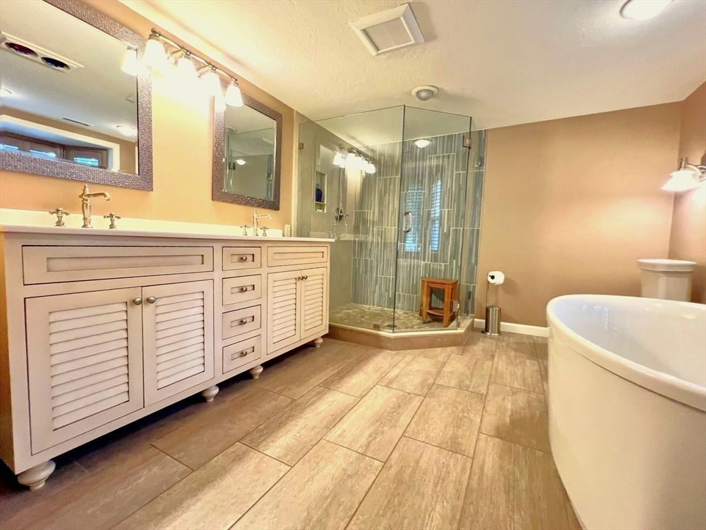 Bathroom, Dual Sink Vanities, Free Standing Baths, Glass Shower, Interior, Recessed Lighting
