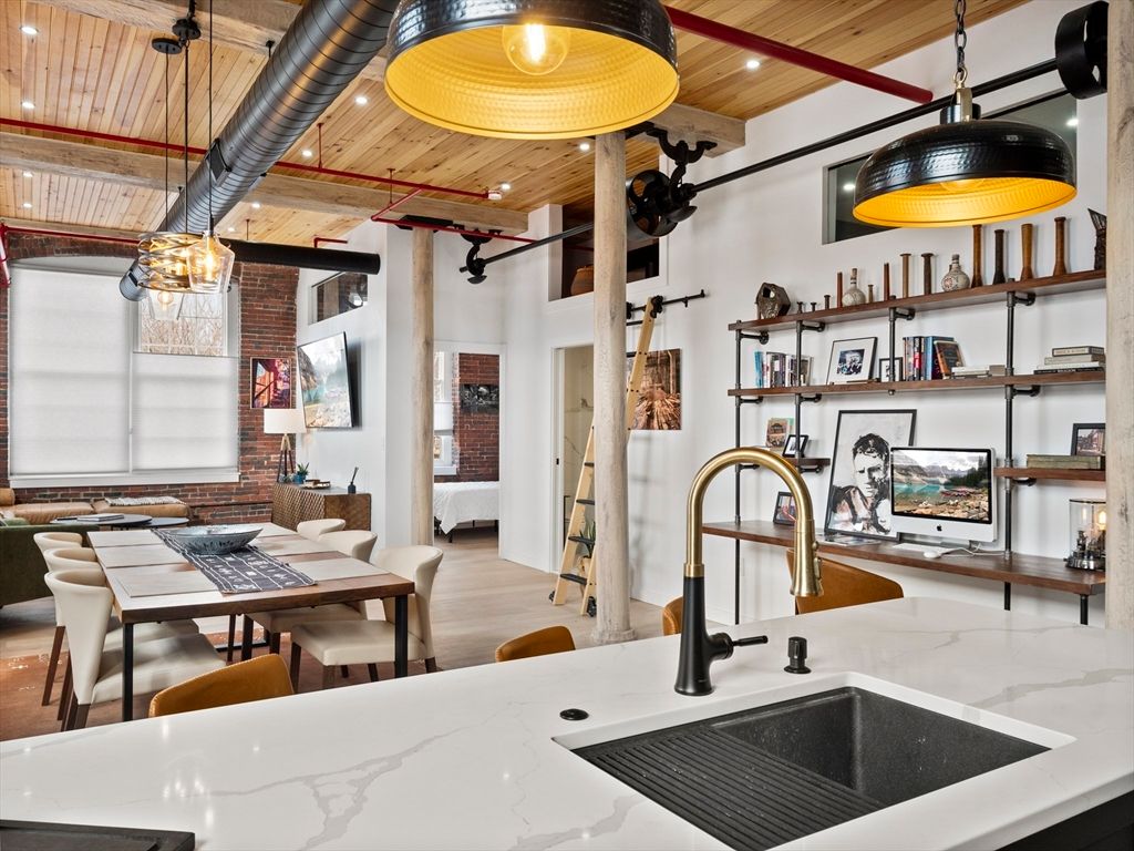 Dining room, Interior, Kitchen, Pendant Lights, Wooden Beams, Wooden Ceilings, Wood Texture Flooring