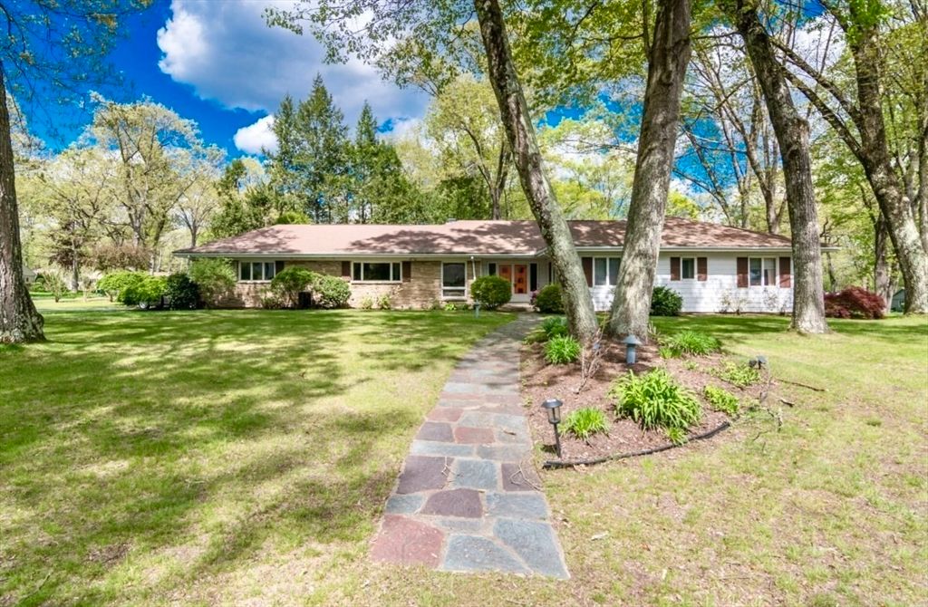 Backyard, Exterior, Facade, Ranch