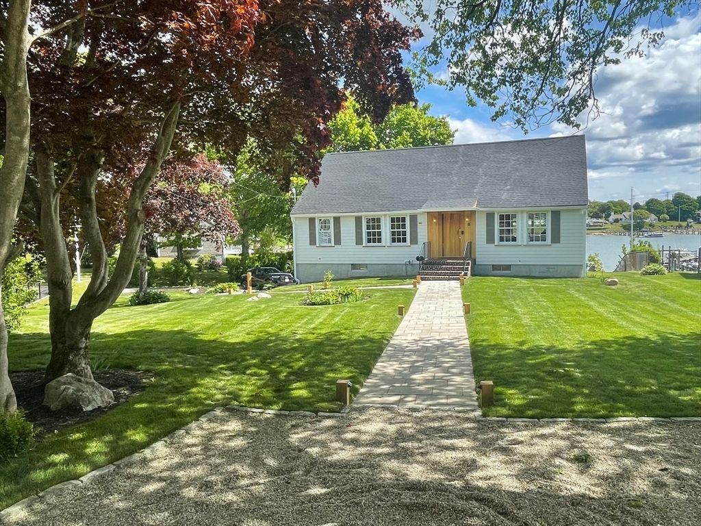 Backyard, Exterior, Facade, Cape Cod