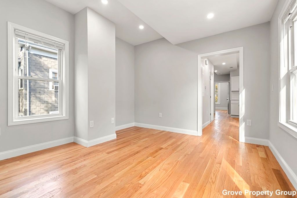 Empty room, Interior, Recessed Lighting, Wood Texture Flooring