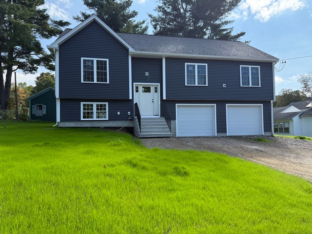 Attached, Exterior, Facade, Raised Ranch