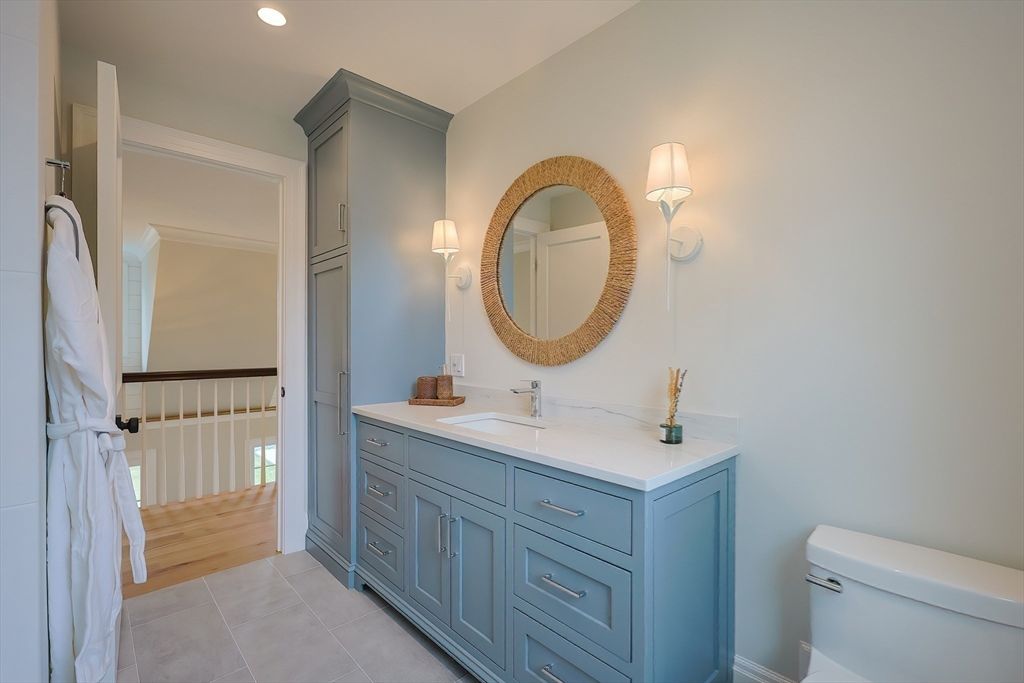 Bathroom, Interior, Recessed Lighting