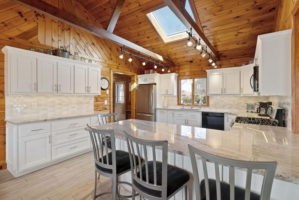 Interior, Kitchen, Stainless Steel Appliances, Wooden Beams, Wooden Ceilings, Wood Texture Flooring