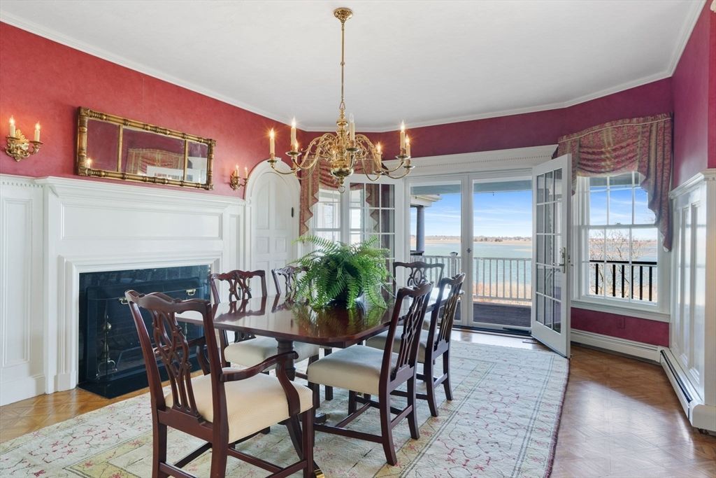 Chandelier, Dining room, Fireplace, Interior, Wood Texture Flooring
