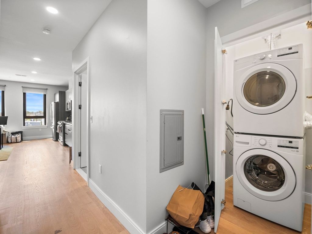 Interior, Recessed Lighting, Utility Closets, Washer, Wood Texture Flooring