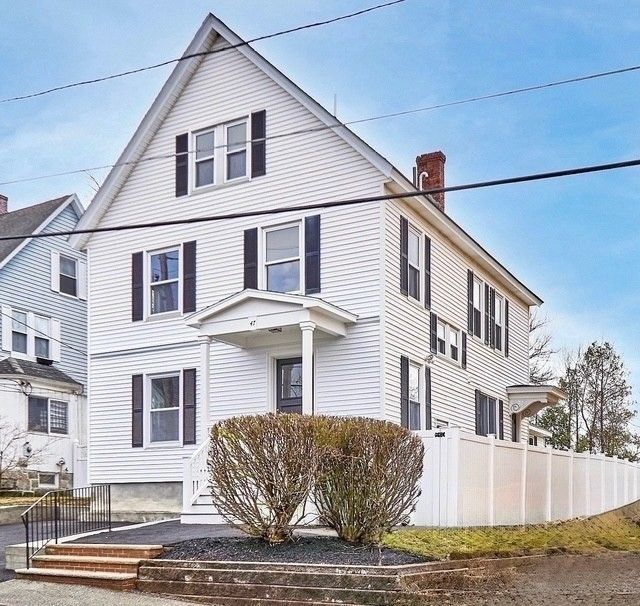 Exterior, Facade, Queen Anne Victorian