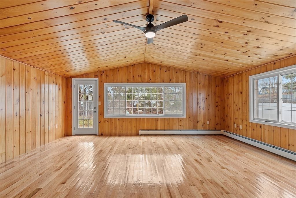 Empty room, Interior, Wooden Ceilings, Wood Texture Flooring, Wooden Walls