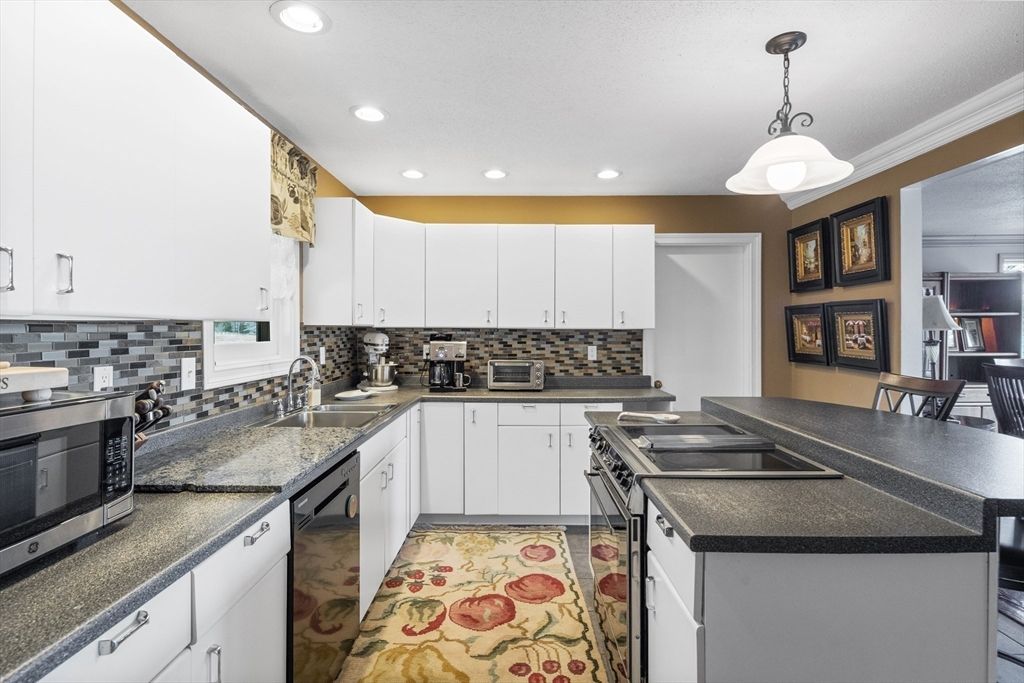 Interior, Kitchen, Pendant Lights, Recessed Lighting
