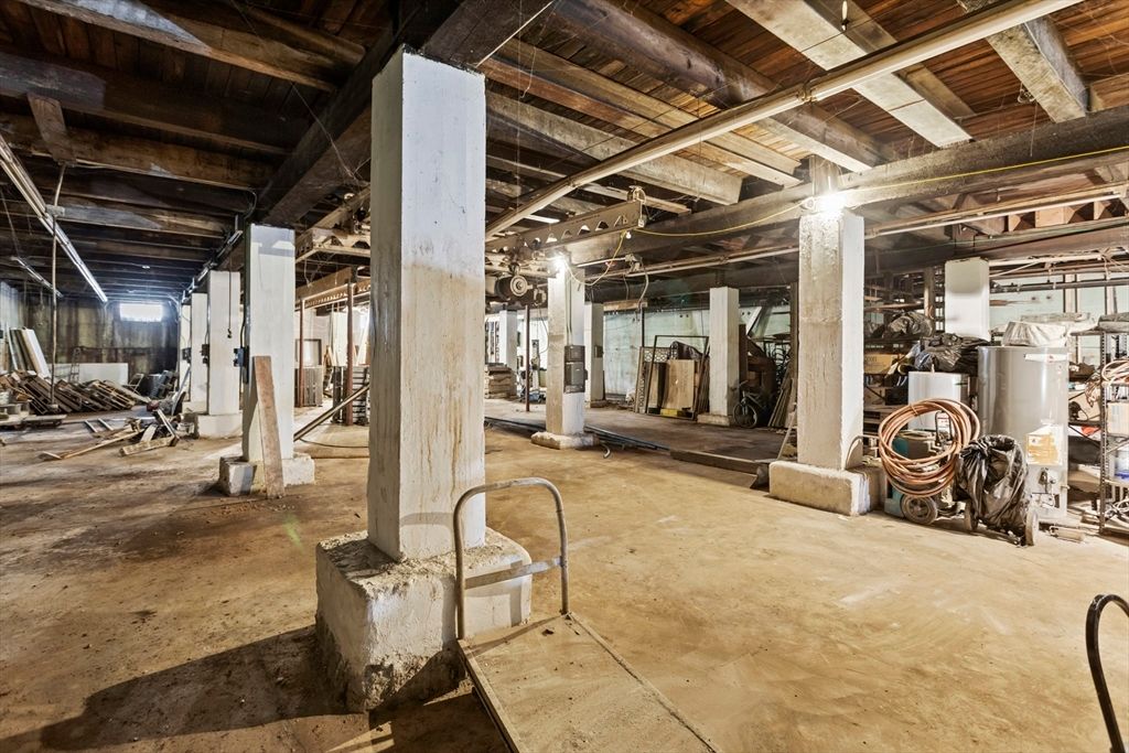 Gym, Interior, Wooden Beams