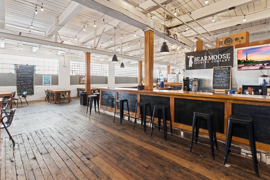 Interior, Pendant Lights, Wood Texture Flooring