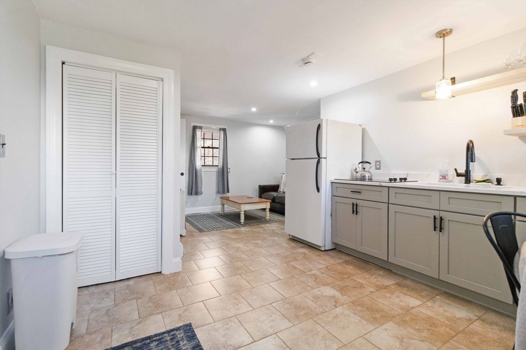 Interior, Kitchen, Pendant Lights, Recessed Lighting