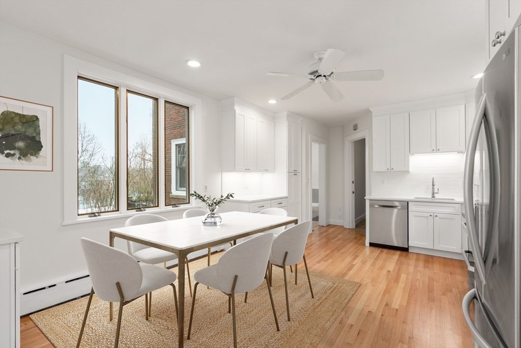 Dining room, Interior, Kitchen, Recessed Lighting, Wood Texture Flooring