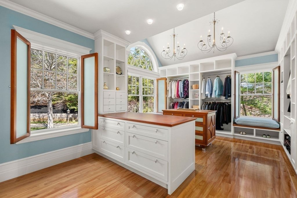 Chandelier, Interior, Recessed Lighting, Wood Texture Flooring