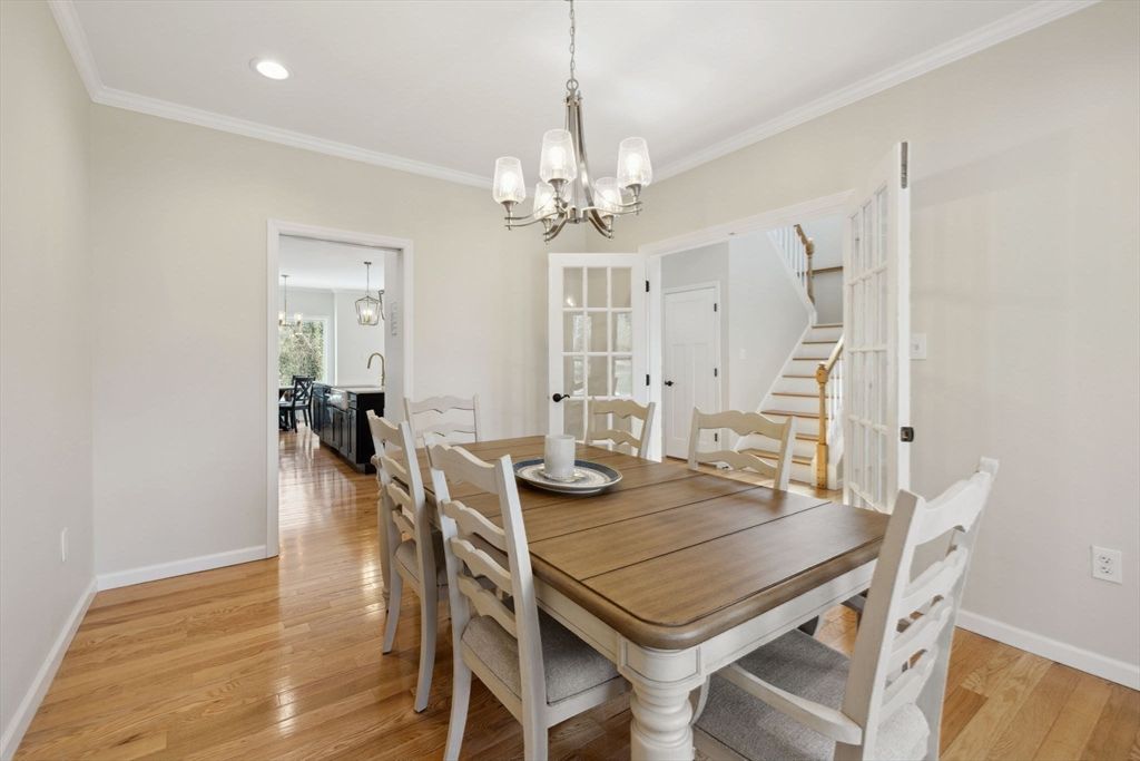Chandelier, Dining room, Interior, Recessed Lighting, Wood Texture Flooring
