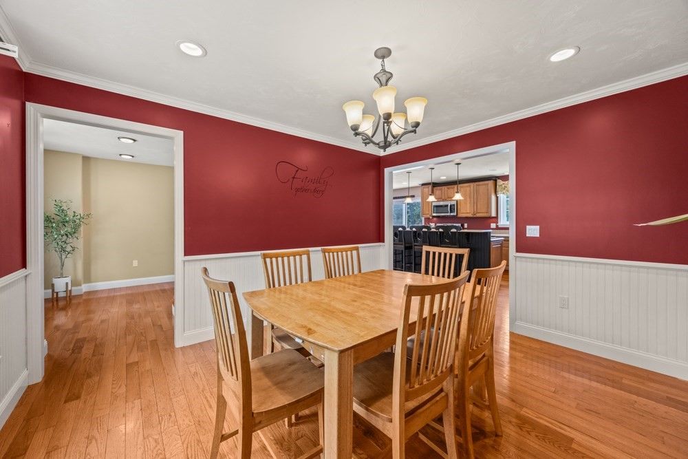 Chandelier, Dining room, Interior, Recessed Lighting, Wood Texture Flooring