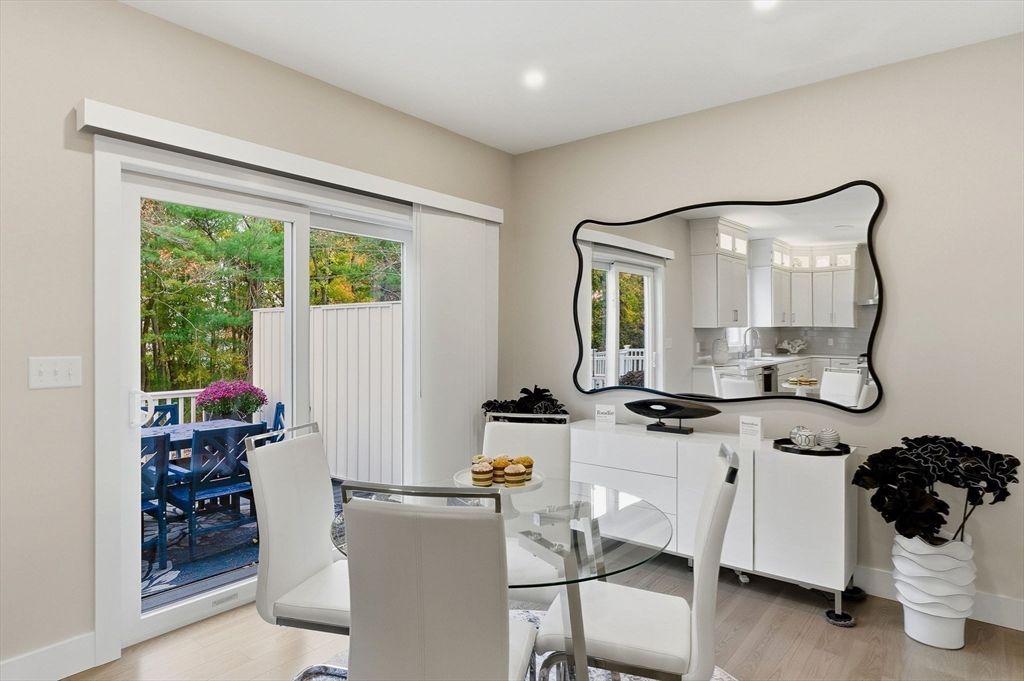 Dining room, Interior, Kitchen, Recessed Lighting, Wood Texture Flooring