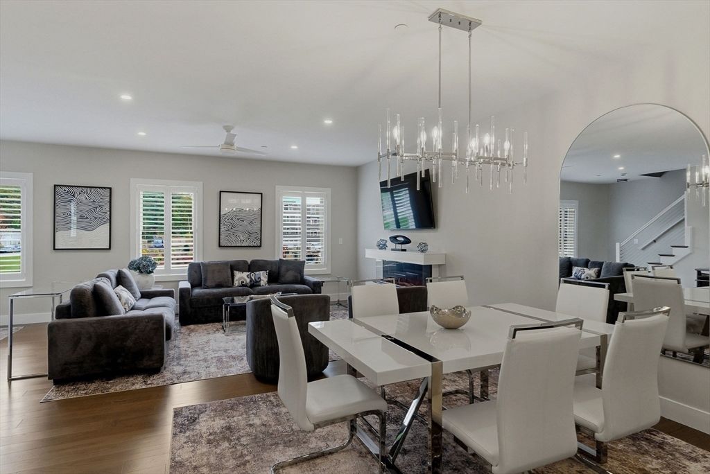 Dining room, Interior, Living room, Pendant Lights, Recessed Lighting, Wood Texture Flooring