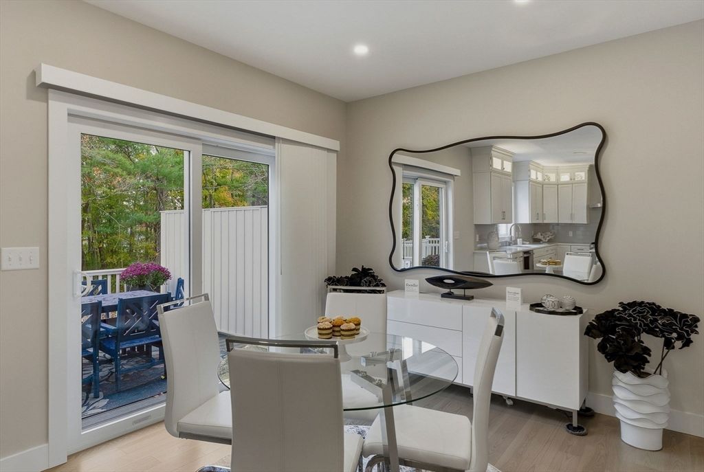 Dining room, Interior, Kitchen, Recessed Lighting, Wood Texture Flooring