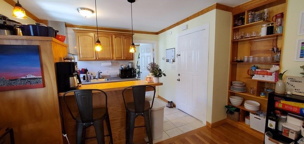 Interior, Kitchen, Pendant Lights, Wood Texture Flooring